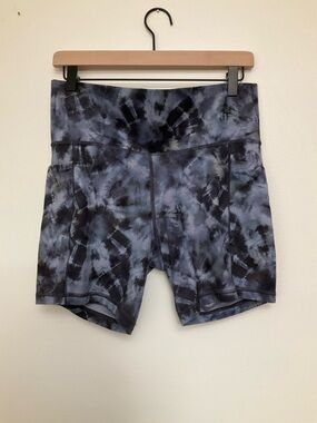 Athleta Salutation Stash Biker Shorts 7”